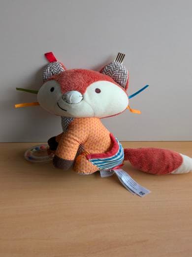 Skip hop Renard Peluche d activite renard orange anneau - Très bon état