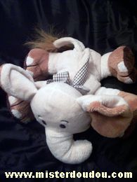 Marque Inconnue Eléphant Beige pattes marrons - Très bon état