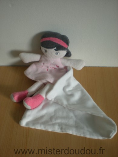 Sucre d orge Poupée Cajou robe rose mouchoir blanc - Très bon état